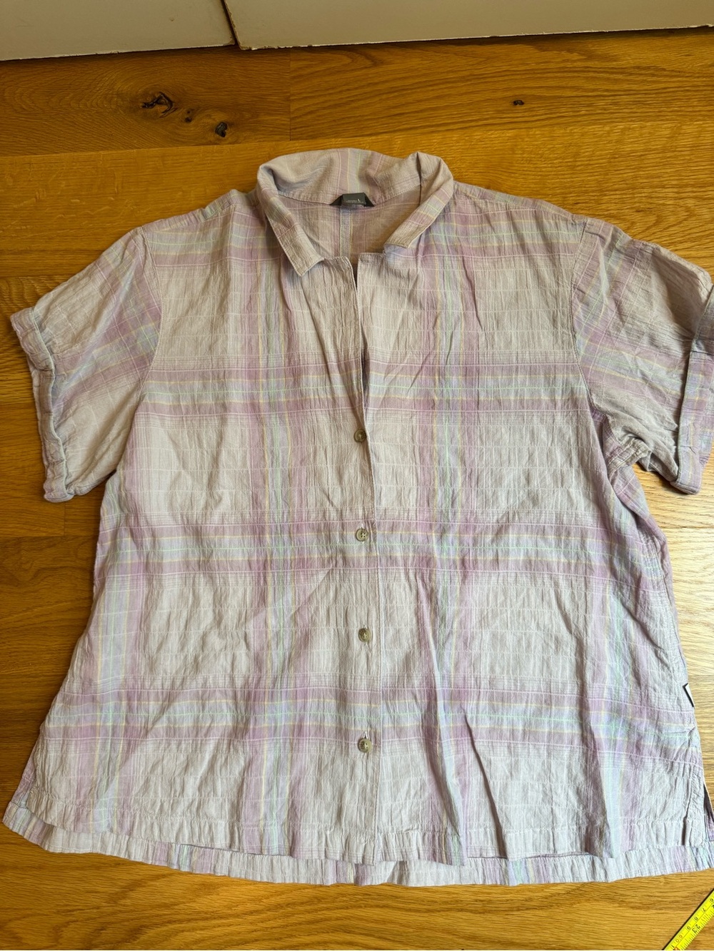 Eddie Bauer Womens short Sleeve Button-Up Plaid Shirt in Light Lavender